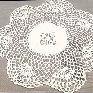 VINTAGE KNITTED DOILY WITH DRAWN WORK EMBROIDERY